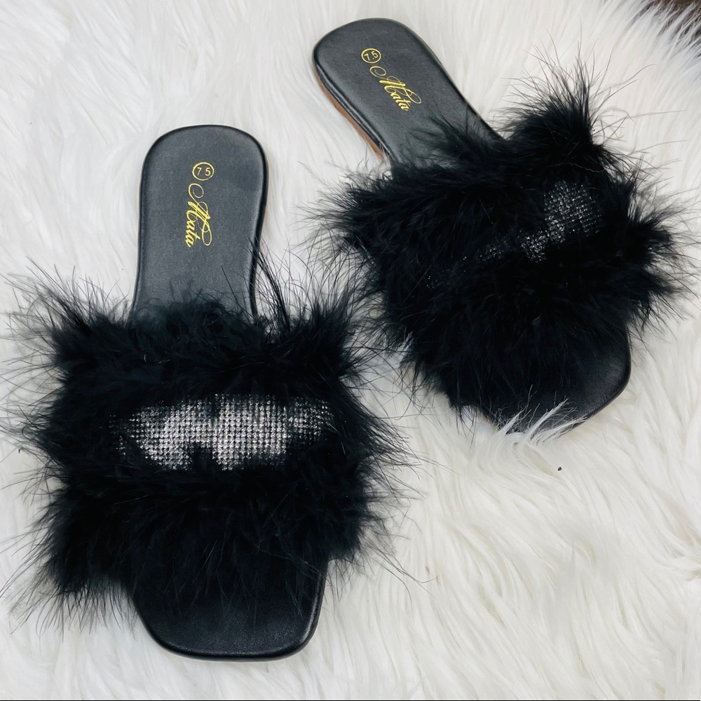 Black feather rhinestoned sandal